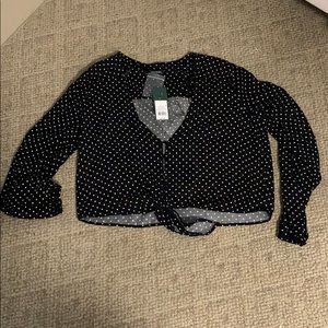 Black and white polka dot long sleeve crop top